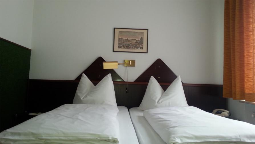 Hotel Corona フランクフルト エクステリア 写真